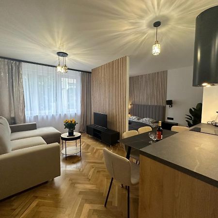 Mki Apartments - Zlota 69 Warsaw City Center Apartment Экстерьер фото