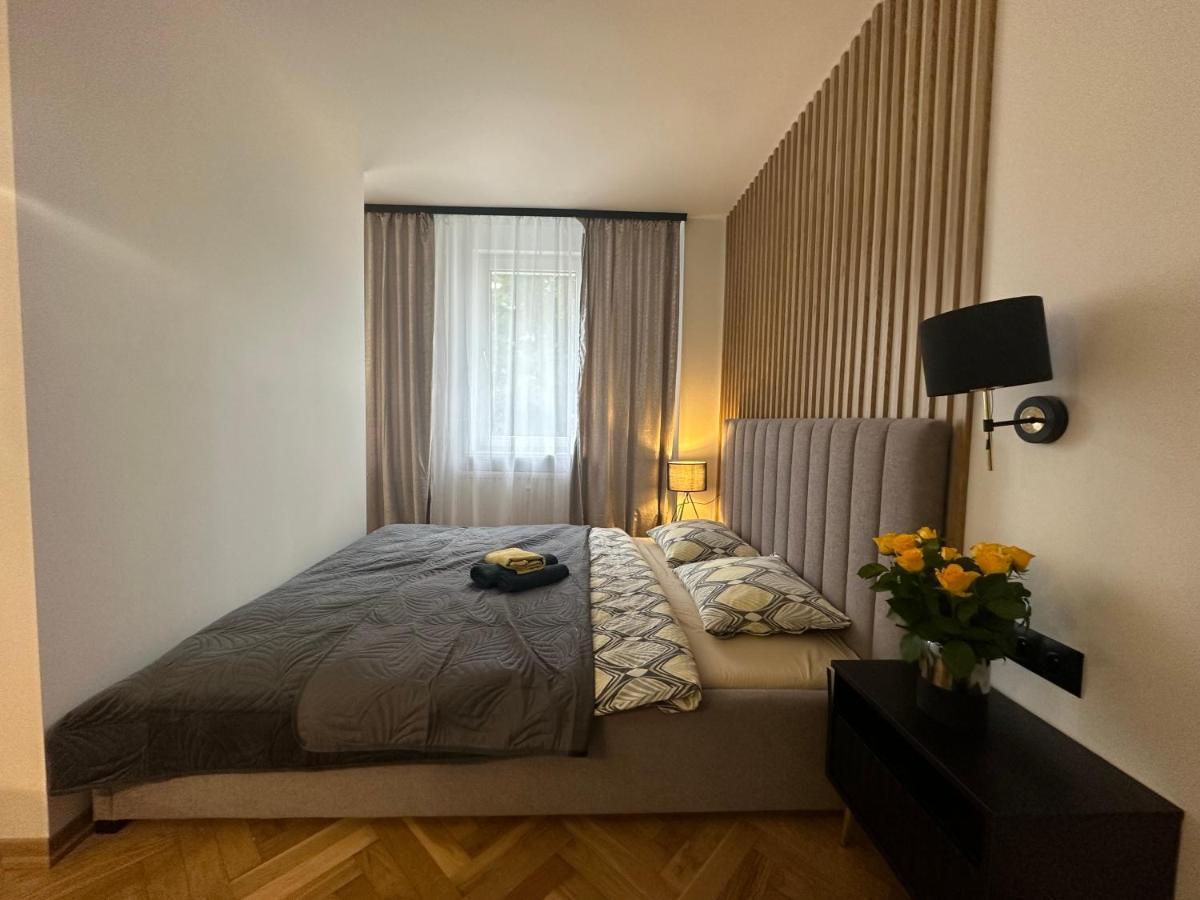 Mki Apartments - Zlota 69 Warsaw City Center Apartment Экстерьер фото